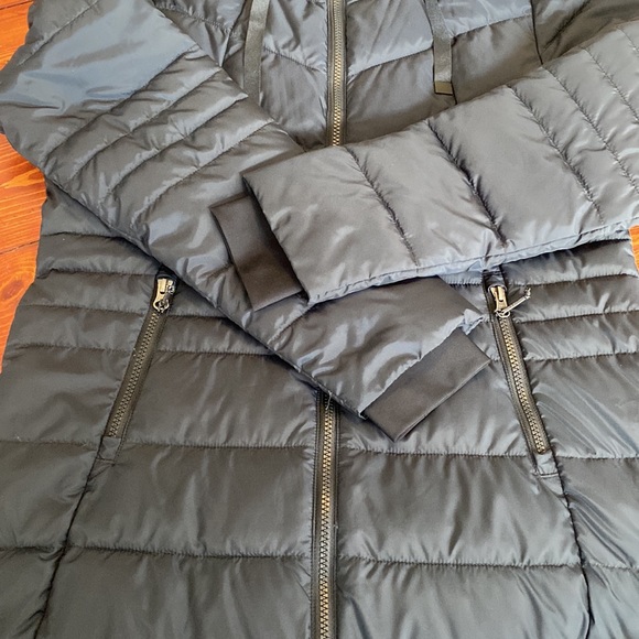 Lole - women’s lightweight Primaloft Parka - black. L - Picture 6 of 10